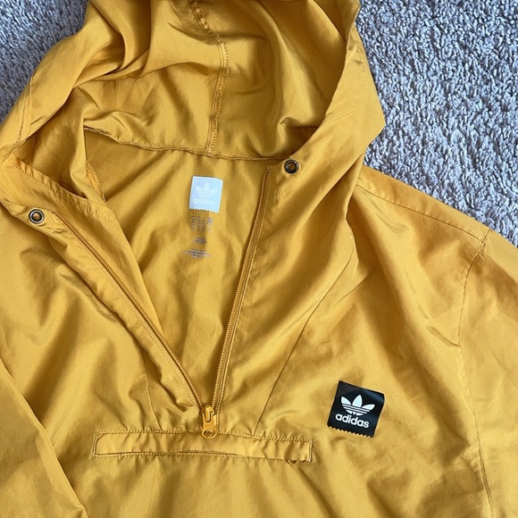 Adidas Windbreaker 🍯 - Picture 2 of 4
